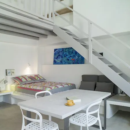 Tutti Blu Tinos Living Space بيت ضيافة 4*