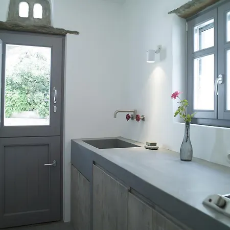 Tutti Blu Tinos Living Space بيت ضيافة 4*