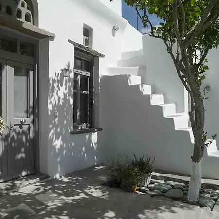 Tutti Blu Tinos Living Space 4*