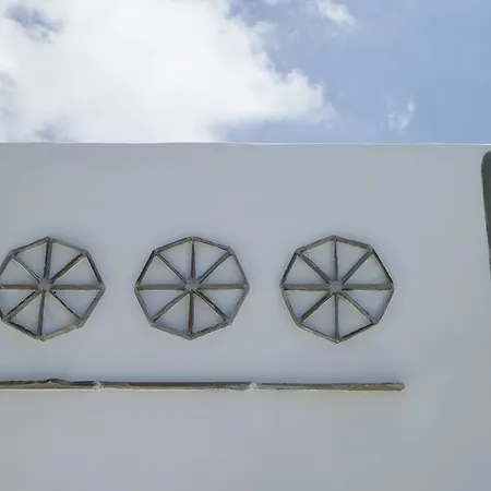 Tutti Blu Tinos Living Space بيت ضيافة 4*